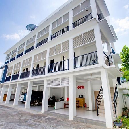 Oyo 3279 Joy Residence Samarinda Bagian luar foto